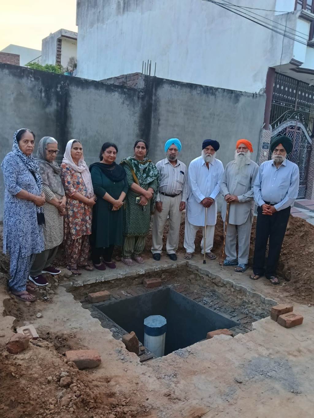 गाँव बाबा दीप सिंह नगर में जल रिचार्ज सिस्टम बनाया गया  सरपंच रूपिंदर कौर